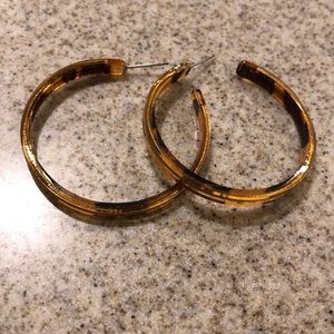 Earrings that i never wore.